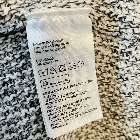 H&M Sweater - Picture 5 of 5